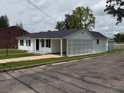 706 W Central St