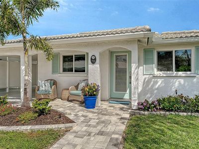 711 Spanish Dr S