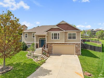 611 N Monterey Way