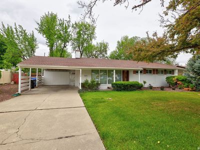 1740 E Southmoor Dr