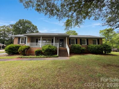 2077 Strafford Dr