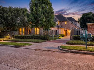 18 Waters Lake Blvd