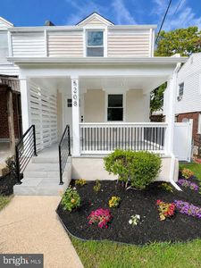 5208 Jay St NE