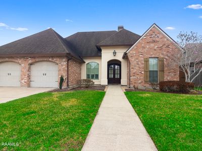 108 Huttingtower Ln