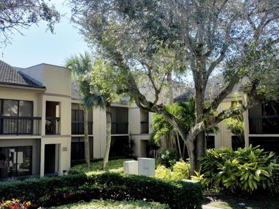 9460 Meadowood Drive #202