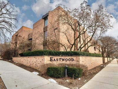 3916 North Oakland AVENUE UNIT 225