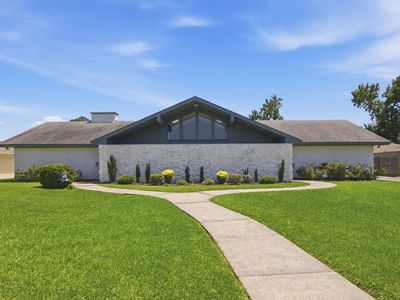 1201 Inverness Dr