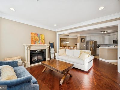 350 W Elm St SUITE 3316