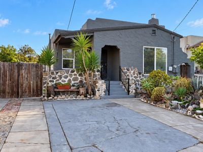 Property at 429 W 11th St, Pittsburg, CA
