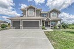 1922 NE Bluestone Dr