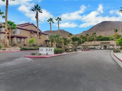 Property at 231 W Horizon Ridge Pkwy APT 814, Henderson, NV