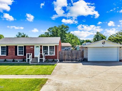 10211 Caven Ave