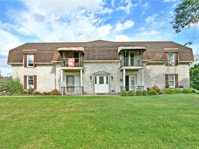 Property at 882 Pearson Cir Unit 1, Youngstown, OH