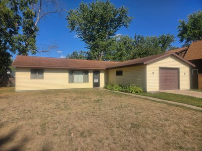 360 Elm St S