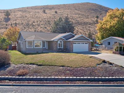 137 Foothill Dr