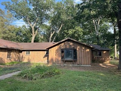 1012 North Dousman ROAD