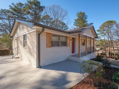 801 Sherwood Forest Dr