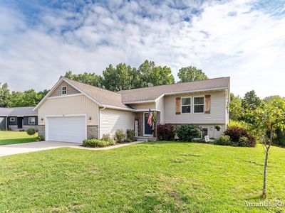 810 School Bell Ct