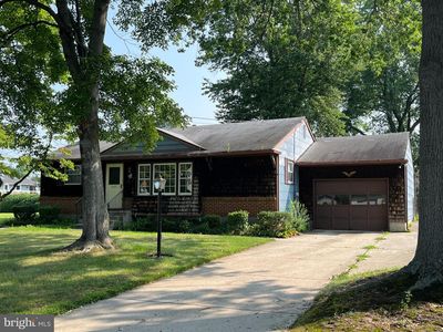 Property at 606 Hamilton Dr, Cinnaminson, NJ