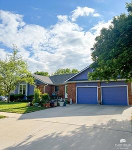 108 N Kaw Dr