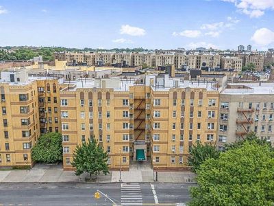 2166 Bronx Park E APT 1F