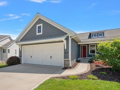 570 Riverbank Cir