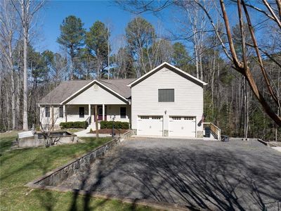 7056 Hunters Pointe Dr