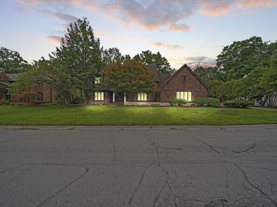 825 Bluffview Dr