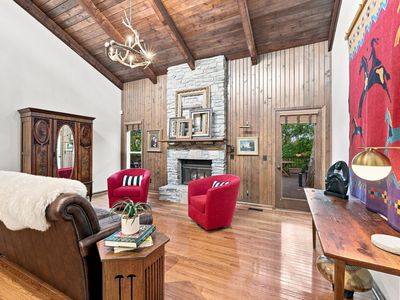 1405 Robert E Lee Ln