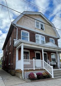 54 W Saucon St