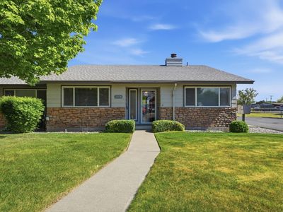 2415 W Grand Ronde Ave APT C