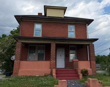 1701 Mercer Ave NW