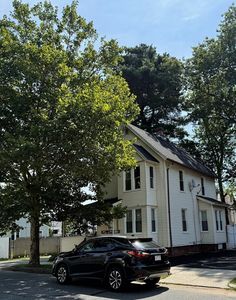 100 Keith St