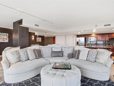 600 E Admiral 1408 Blvd #1408