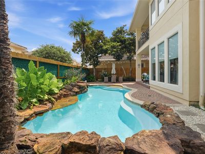 Property at 320 Harborside Cir, Kemah, TX