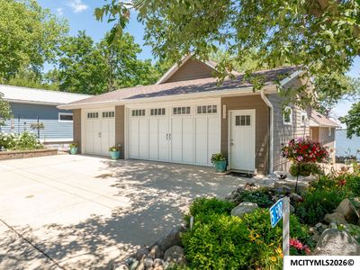 5500 Lakeview Dr