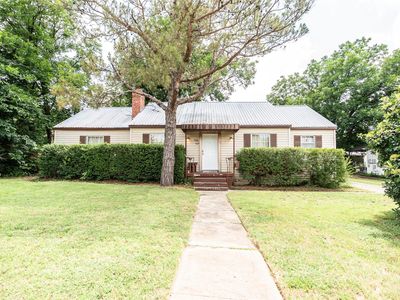 Property at 706 E Highway 82, Nocona, TX