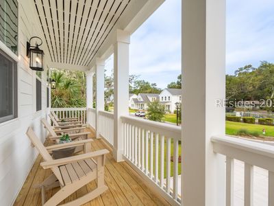 36 Middle Island St