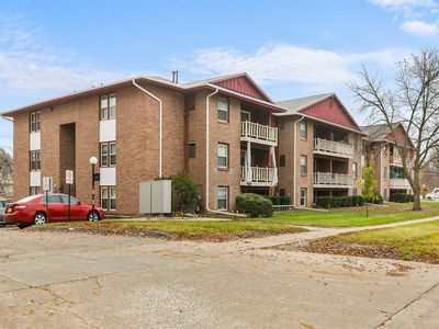 7815 Douglas Ave APT 109