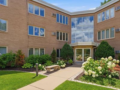4370 Brookside Ct APT 302