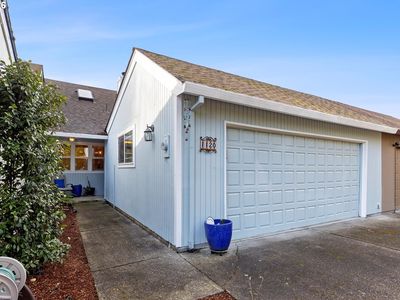 1120 NW Shadywood St