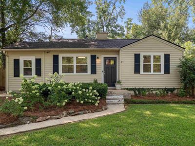 1129 Kingsbury Ave
