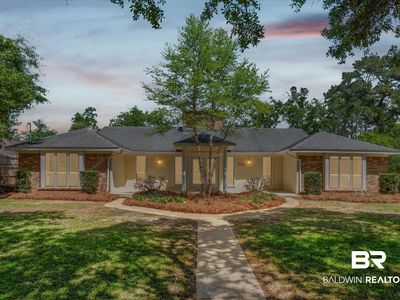 3724 Claridge Rd S