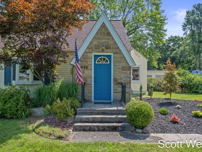 3432 Dean Lake Ave NE