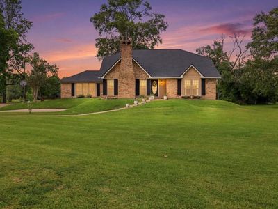 330 W Pineshadows Dr