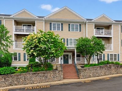 1 Lenox St APT 205