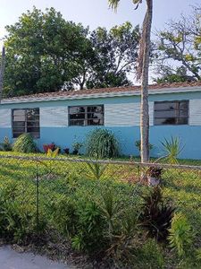 2731 NW 16TH Court