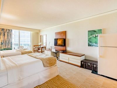 18001 Collins Ave #512
