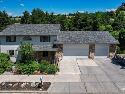 1982 E Roanoke Dr