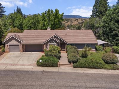 568 River Oaks Dr